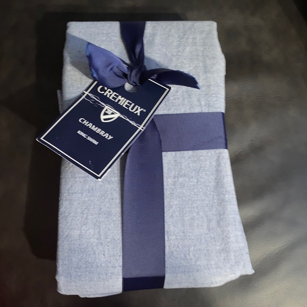 Cremieux 2 King Shams,Chambray, Button Closure, Sz 20 in x 36 in 100% Cotton NEW